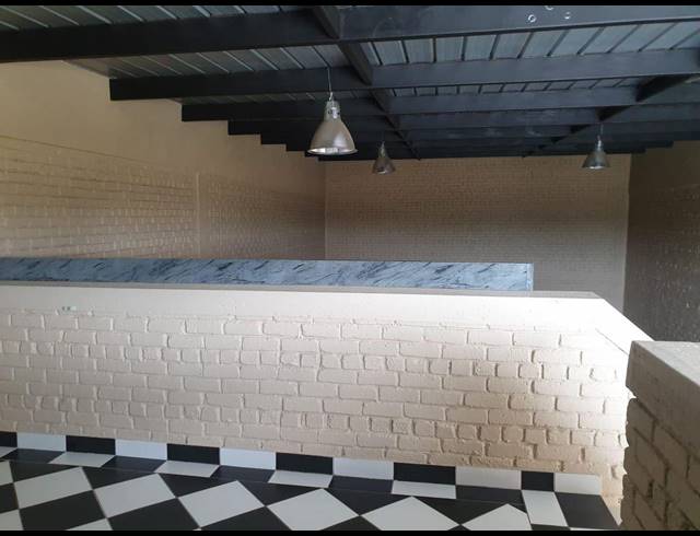 167M² WAREHOUSE TO LET IN POMONA